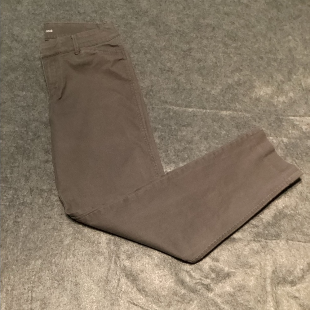 Old Navy Pixie Straight Leg Gray. C21